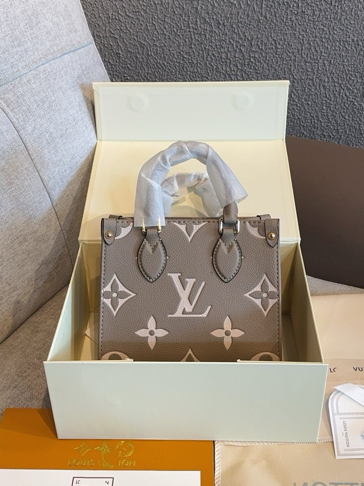 LOU BAG #4  Original Leather | Gold-Tone Hardware | 35×27×14cm | Structured Double-Face Tote | OnTheGo PM