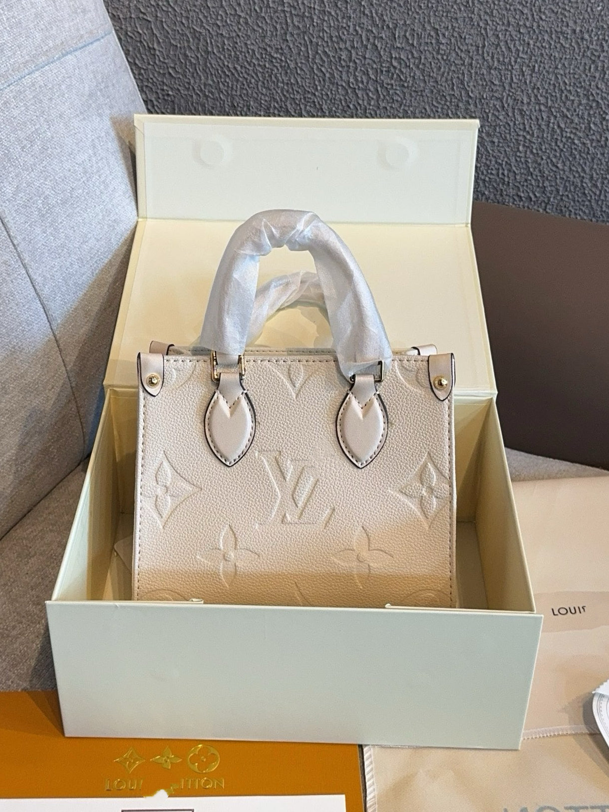 LOU BAG #4  Original Leather | Gold-Tone Hardware | 35×27×14cm | Structured Double-Face Tote | OnTheGo PM