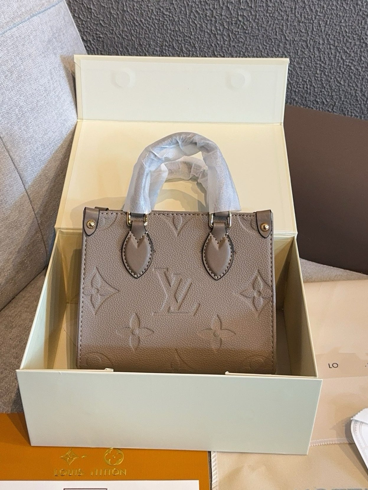 LOU BAG #4  Original Leather | Gold-Tone Hardware | 35×27×14cm | Structured Double-Face Tote | OnTheGo PM