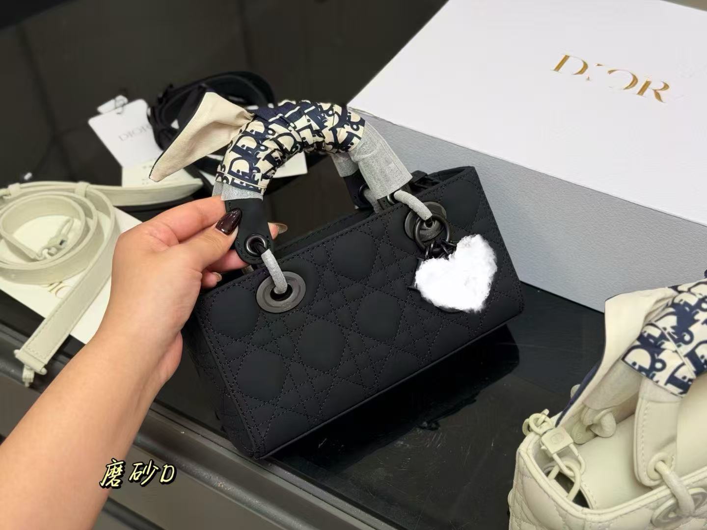 DIO BAG #2  Original Leather | Pale Gold-Tone Hardware | 22×11.5×6cm | Streamlined East-West Top Handle | Small Lady D-Joy