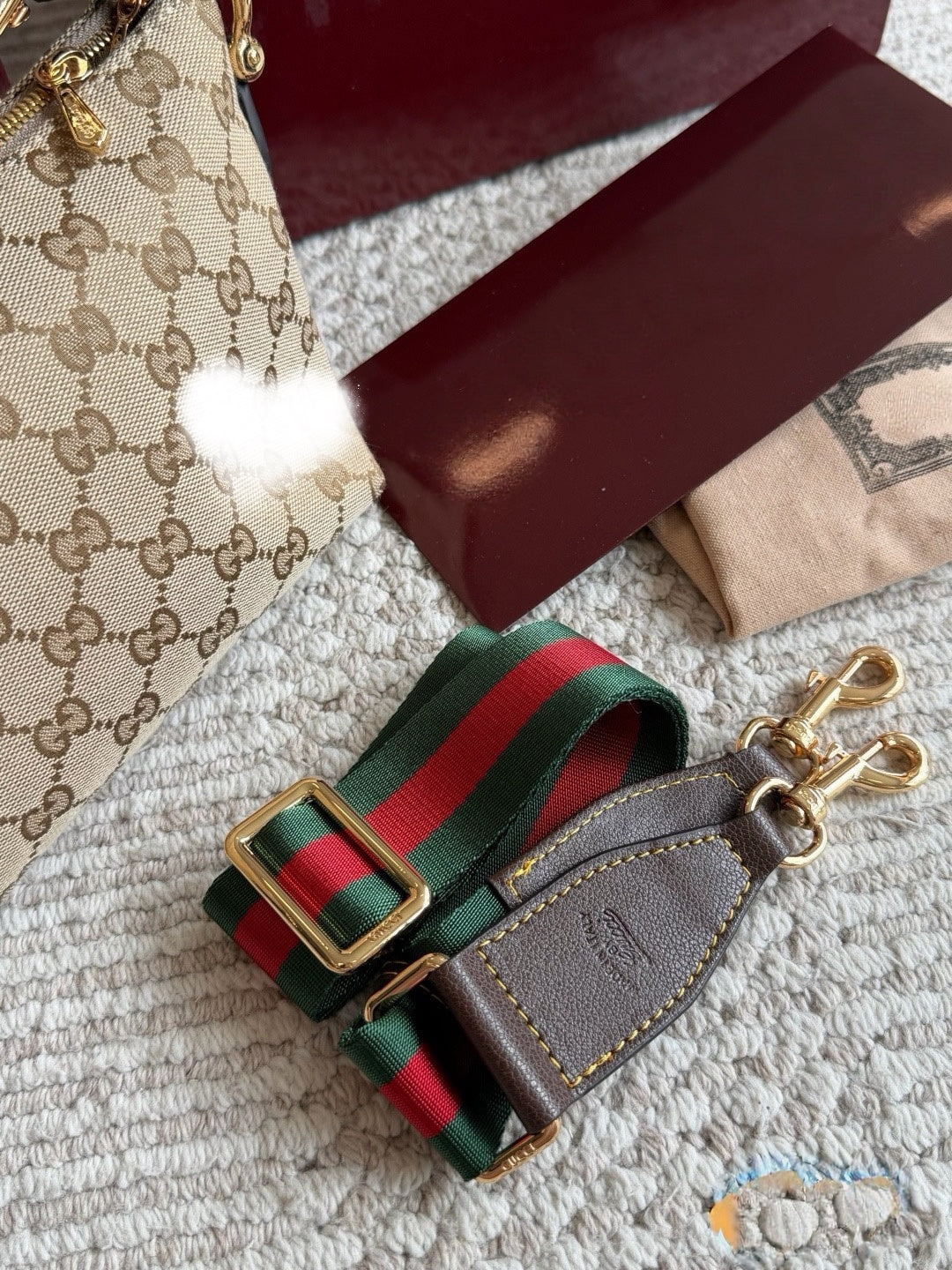 GUC BAG #10 ATTACHE HEART — Mini Half-Moon Shoulder Bag