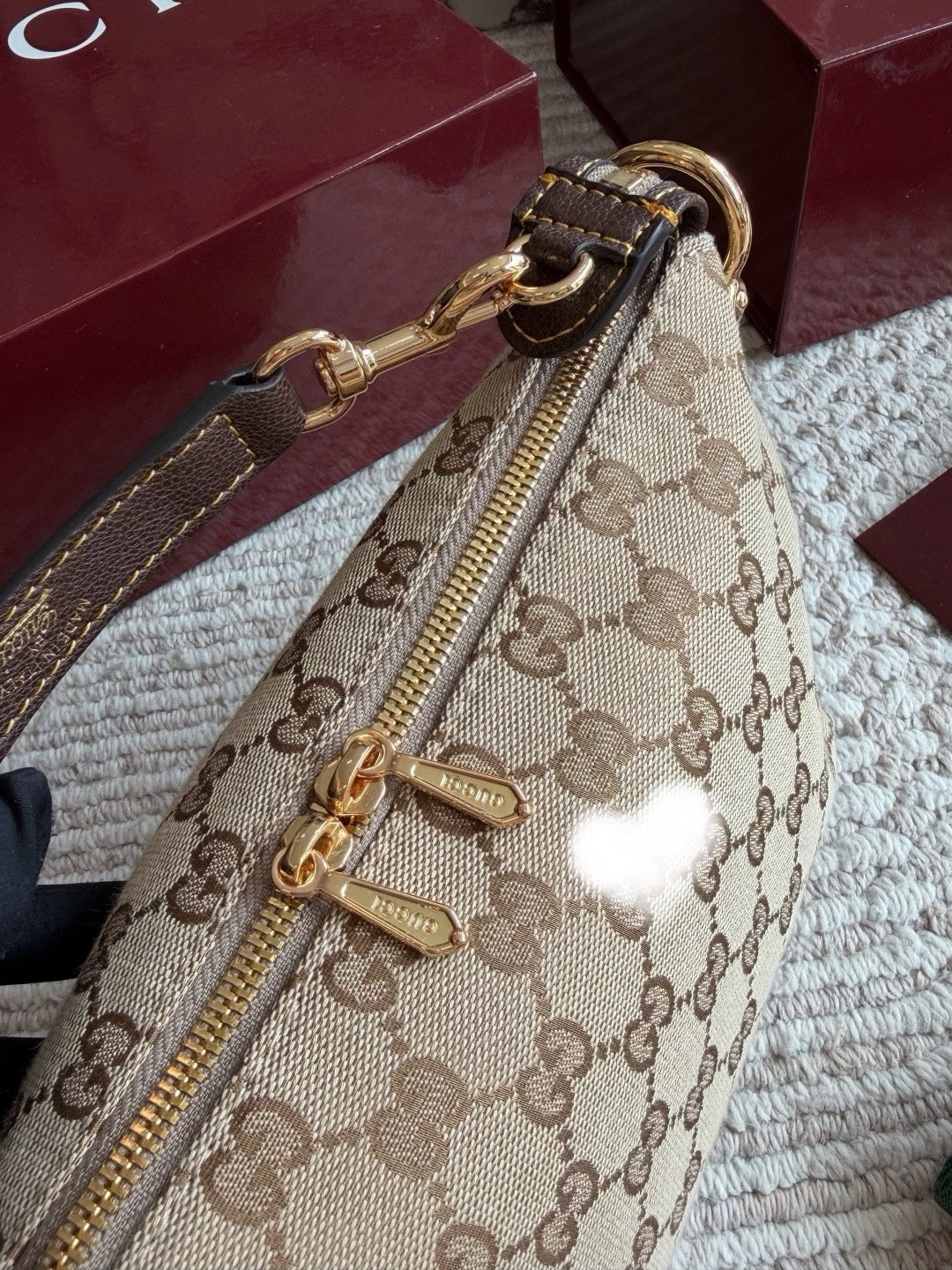 GUC BAG #10 ATTACHE HEART — Mini Half-Moon Shoulder Bag