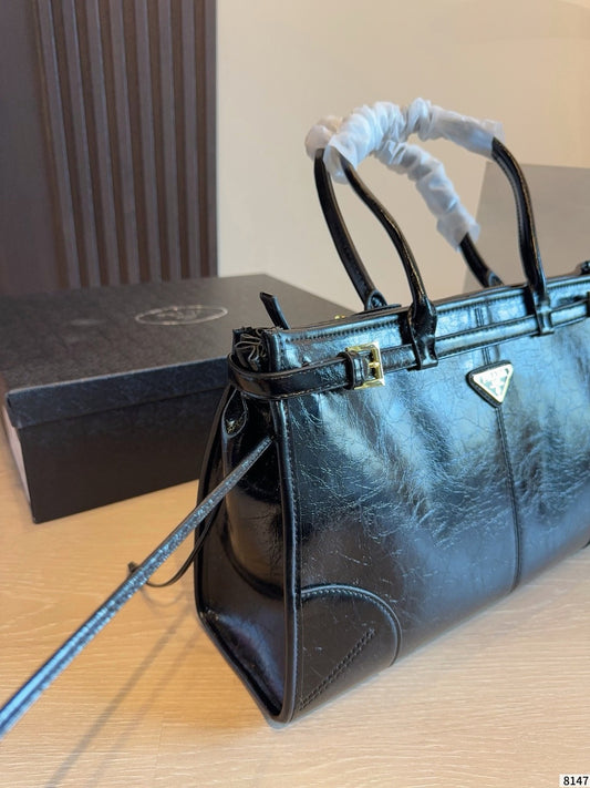 PRA BAG #3 Softlux Oil-Wax Leather | Black | Gold Hardware | 39×12×24cm | Top Handle & Crossbody Tote